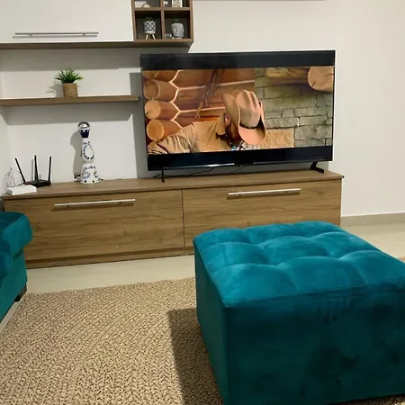 Seabreeze Shkembi I Kavajes,golem,ngjitur Me Grand Blue Fafa דירה