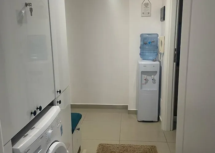 Seabreeze Shkembi I Kavajes,golem,ngjitur Me Grand Blue Fafa דירה גולם