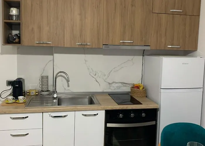 Seabreeze Shkembi I Kavajes,golem,ngjitur Me Grand Blue Fafa דירה *