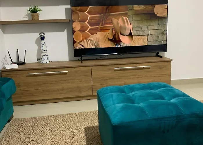 Seabreeze Shkembi I Kavajes,golem,ngjitur Me Grand Blue Fafa דירה